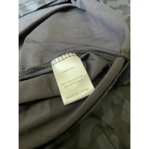 Jordann black and gray cheetah print lightweight athletic hoodie Size M - Image 5