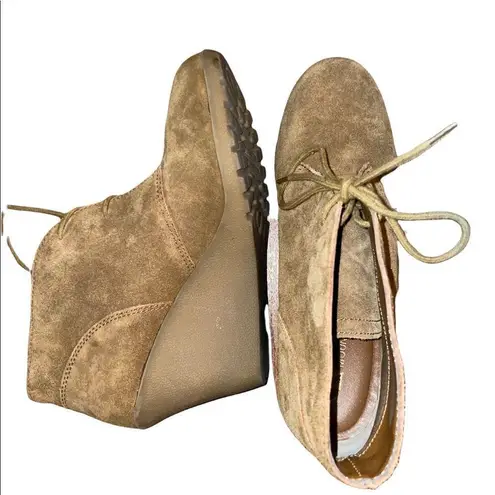 White Mountain tan chestnut booties