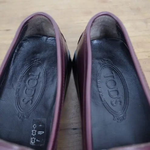 Tod's Italian Made Magenta Glossy Loafers Size 40.5 EU