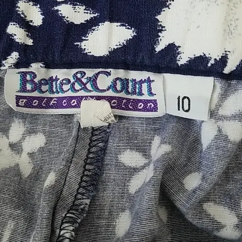 Bermuda Bette & Court  Blue and White Floral Shorts Size 10