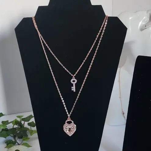 Fashion Rose Gold Iridescent Heart Key Necklace Set with Earrings Pink
