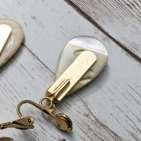 Vintage Clip On Earrings Teardrop Shape Mother of Pearl? Dangle