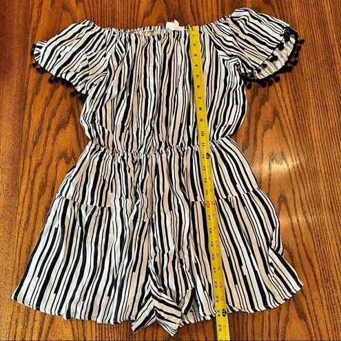 ee: Some Black and White Striped, Off the Shoulder Romper Size Small