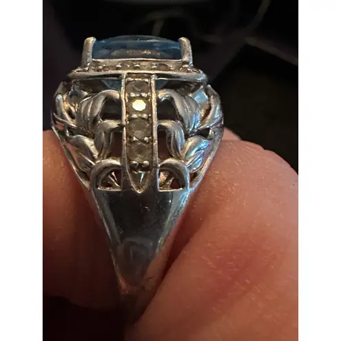 Vintage Signed Sterling Silver Big Blue Topaz Ladies Ring Size: 7.75