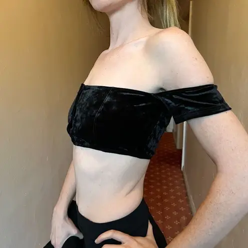 Urban Outfitters Out from Under Black Velvet Off Shoulder Crop Top Sz L Goth 