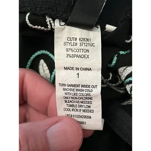 Heart soul Floral Embroidered A Line Zip Back Skirt 28” Waist Size 1