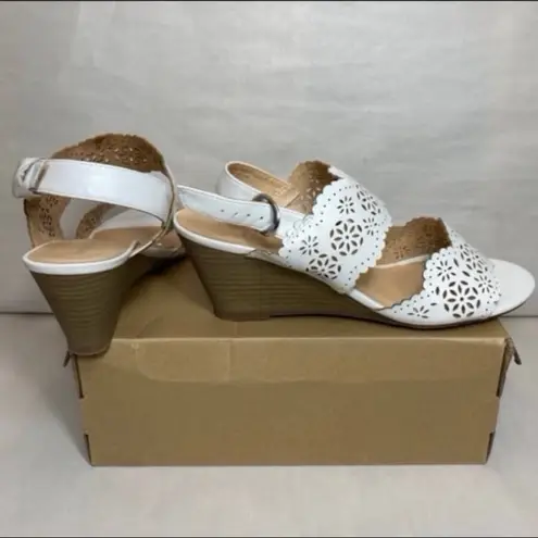 Francesca’s faux leather scallop eyelet lace wedge sandals 8.5 NEW Tan
