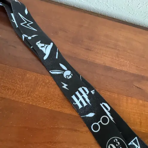 Harry Potter Lanyard ID Badge Key Holder Black White Glasses Owl 9 3/4 School