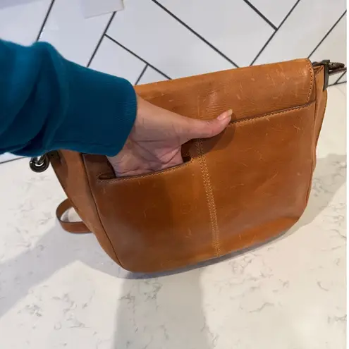 Frye  Farrah saddle crossbody bag in cognac leather neutral western bohemian