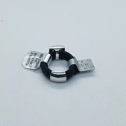 NWT 18kt White Gold Diamond Black Silicone Ring Size 6