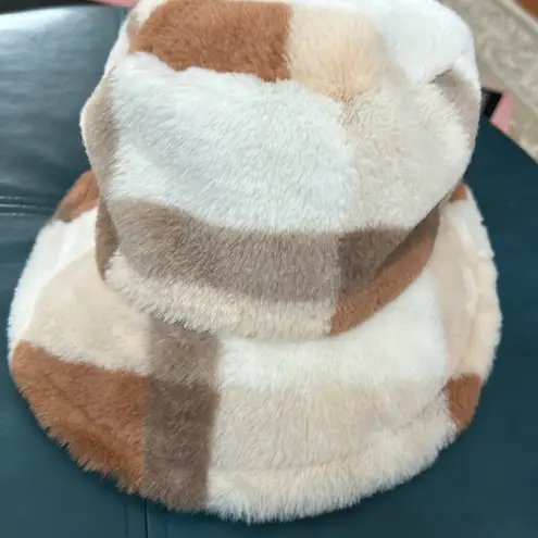 Plaid Faux Fur Fuzzy Warm ADJUSTABLE Luxury Winter Bucket Hat White