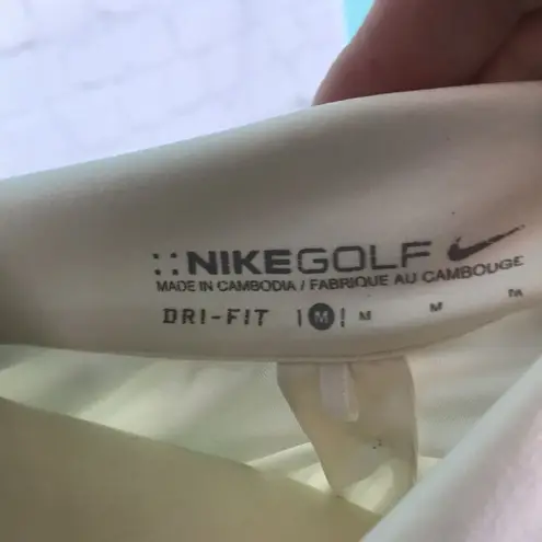 Nike  Golf Size Medium Cream w/gray geometric ombré designs EUC