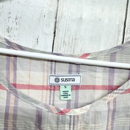Susina Top Women Size Small Multicolor Plaid Short Sleeve Blouse Raw Hem Casual