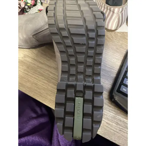 Donald Pliner DONALD J PLINER SPORT Women's Uzip gray silver leather lug sole loafer, 7.5M