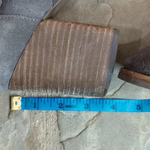 Isola Lavoy Gray Suede Ankle Boots Woman's Size 9.5 Moto Stacked Heeled Buckle