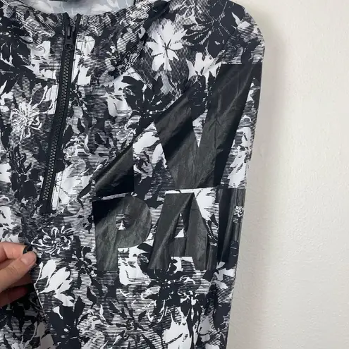 Ivy Park Womans S Black and White Floral Long Sleeve Hooded Windbreaker Pullover