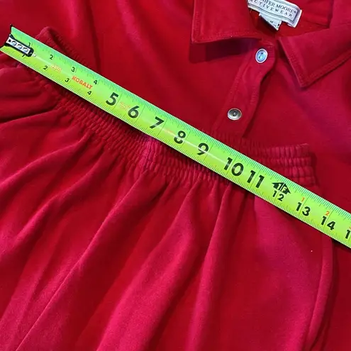 Jennifer Moore Activewear 2 piece outfit.