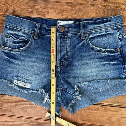 Free People Women’s  denim cut off jean shorts button fly low waisted size 26