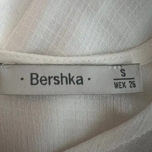 Bershka White Flared 3/4 Sleeve Ruffle Hem Top Size Small Beach Boho Lightweight