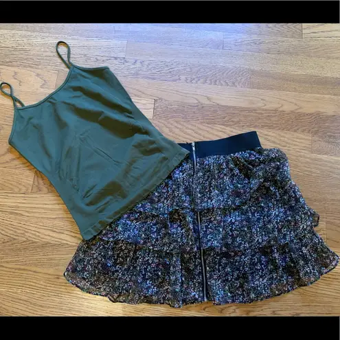 Floral Tiered Exposed wide band waistband Mini Skirt Green Size M