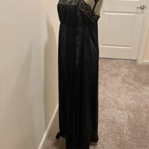 Vintage Black Negligee Lingerie Nightgown Size Medium?