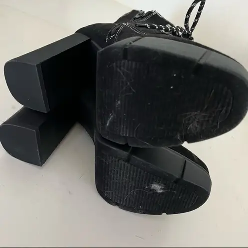 Soda Black Lace Boots Vegan Suede Zipper White Stitching Size 8