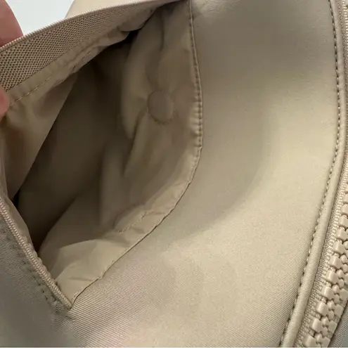 Dagne Dover Micah Neoprene Crossbody Bag In Oyster