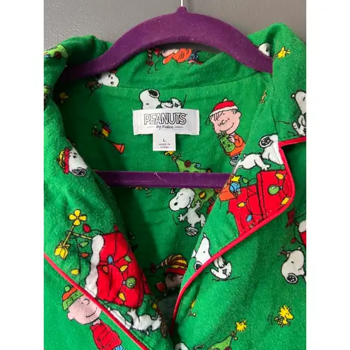 Women's Green Peanuts Christmas Pajama Set Size L