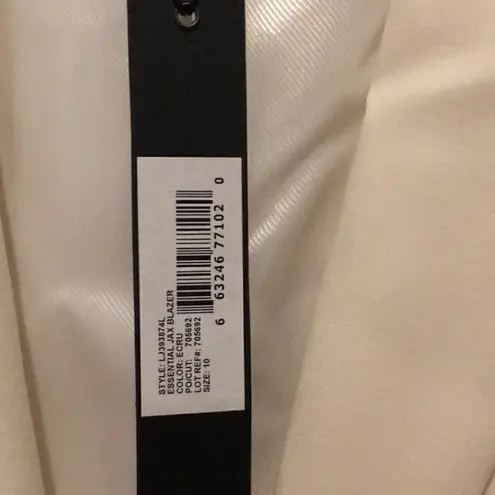 Elizabeth and James 𝅺nwt  Essential Jax blazer in Ecru size 10 - Image 6