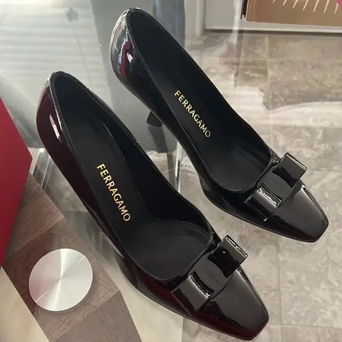 Salvatore Ferragamo Ferragamo Anz Vara Bow Pump in Black, Size 7 New in Box