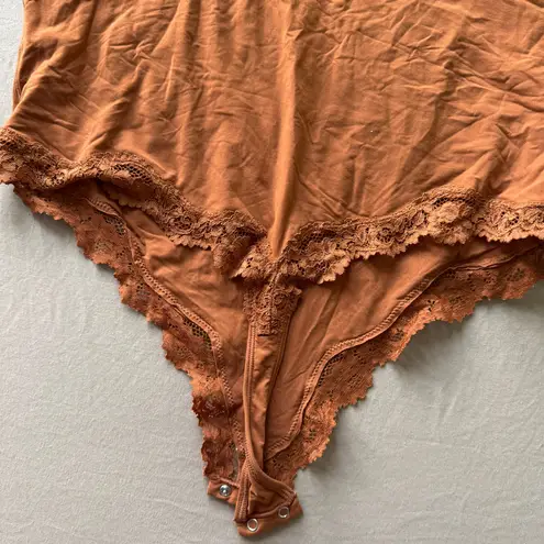 SKIMS Fits Everybody Corded Lace Cami Bodysuit