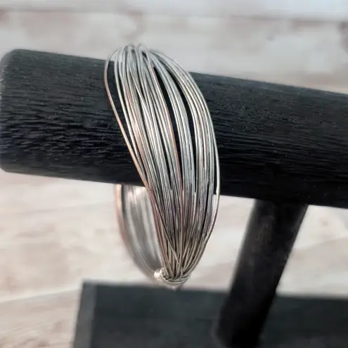 Silver Tone Wire Bracelet