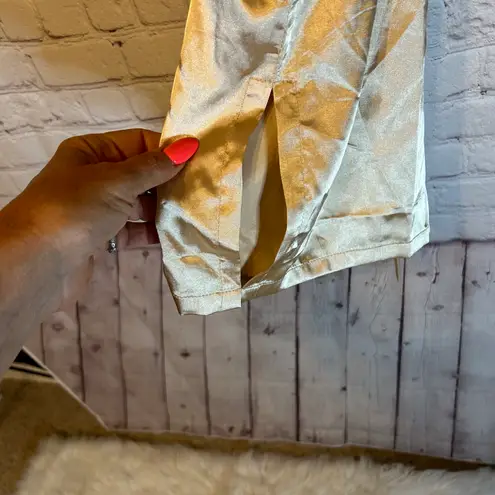 The Bund NWT Gold Satin Robe, L