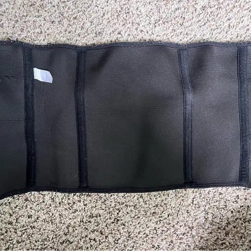 Black corset waist trainer zipper and buckles #waisttraining