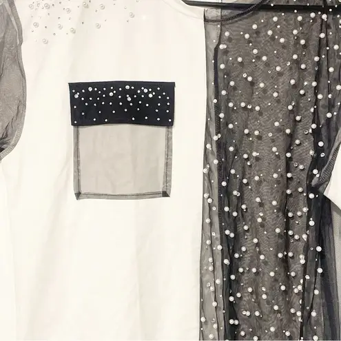 Akira  Size Medium Black White Pearl CARISSA SHORT SLEEVE MESH T-SHIRT