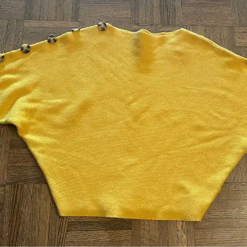 Love at First Find Mustard Sweater with Button Accents Yellow Size M - Image 5