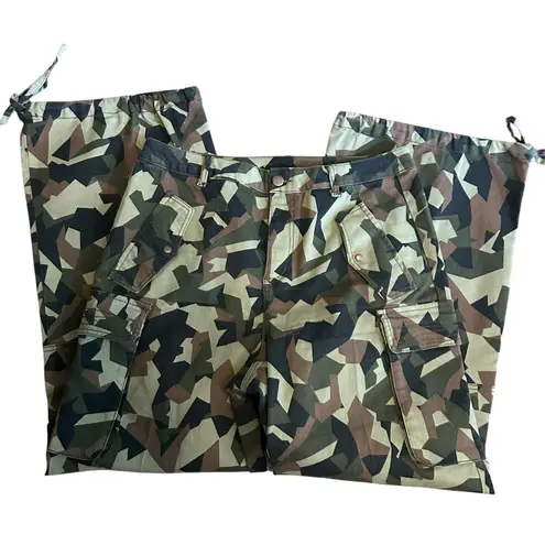 IT'S Camo Cargo Pants 14W Wide Leg Tie Ankle Pockets Green Black Brown