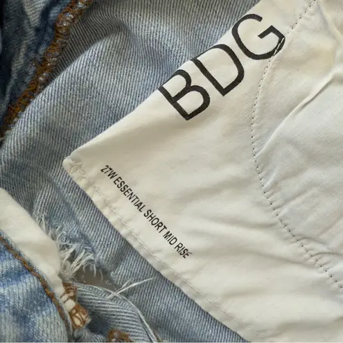 Urban Outfitters BDG Essential Mid Rise Short • Sz 27