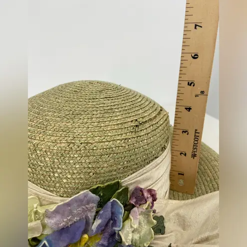 Toucan Straw hat light green, spray of flowers on raw silk ribbon Green