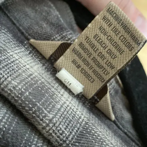 Duluth Plaid Flannel Button Down Long Sleeve Grey Gray Cream Plaid Vented Hem Size XS