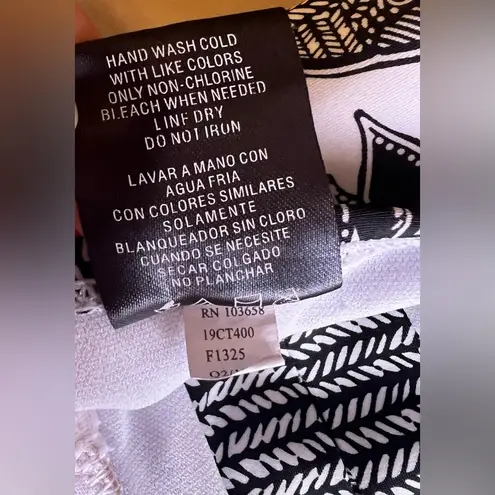 Catalina Women's High Neck Keyhole One Piece Swimsuit Size Small Black/White