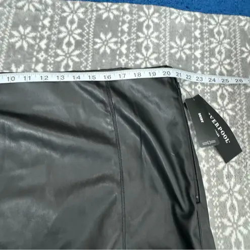 NWT Stitch Fix Liverpool Faux Leather Skirt Pencil Side Slit Black Size 18W