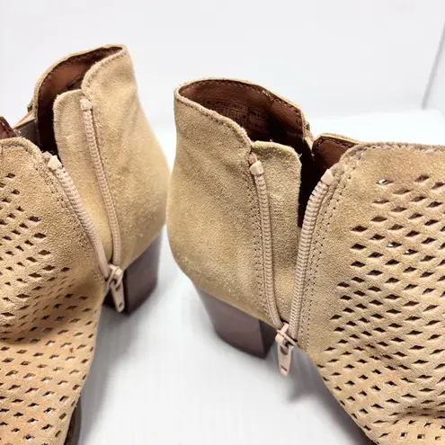 Vionic Womens Aloft Chryssa Ankle Boot Light Sand Size 6.5