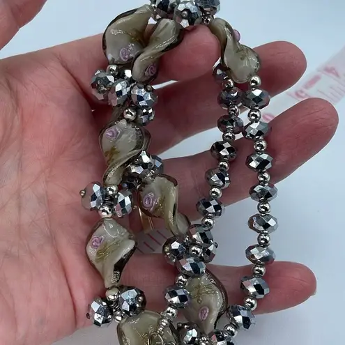 Artisan made glass leaves & hematite beaded necklace Green