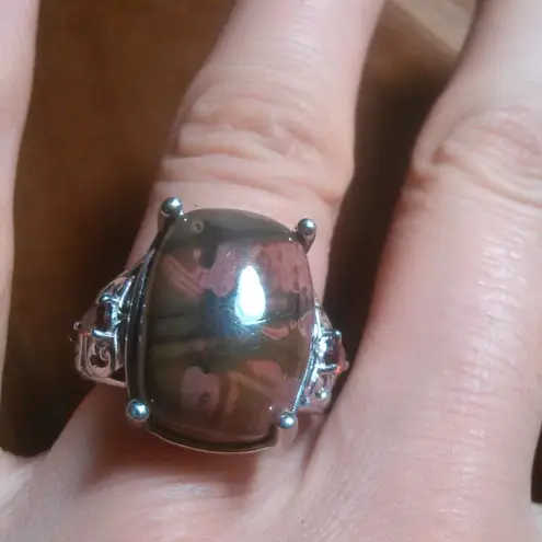 Venus Jasper and Mozambique Garnet Platinum Bond Ring (Size 7)