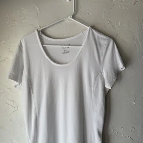 Mountain Hardwear Shirt Large White Athletic Performance Short Sleeve Outdoor