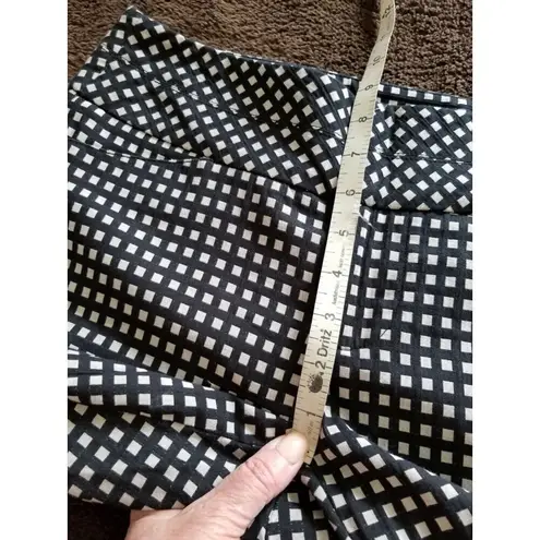 Elle Mid Rise Black w White Square Pattern Cropped Capri Pant Pockets Women's 2