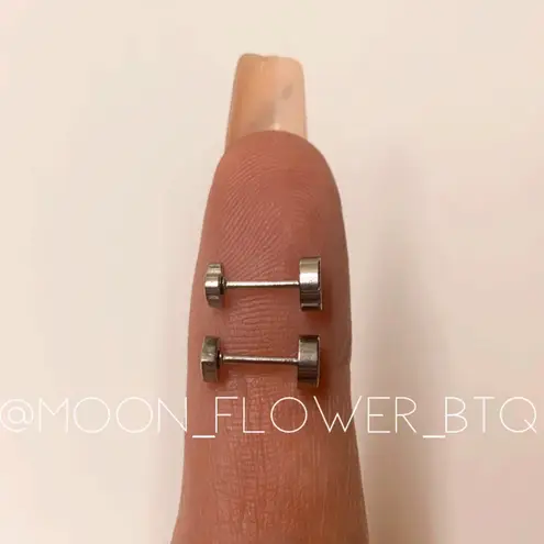 Silver Heart Flat Back Earrings