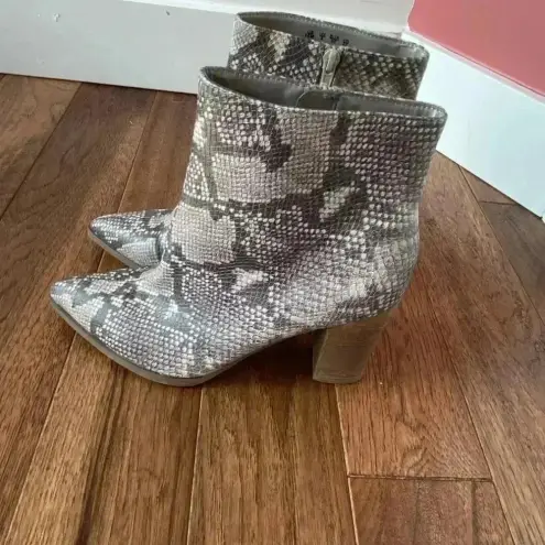 Carlos Santana  Grey snakeskin Tibbie ankle boots