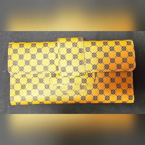 Luxurious Tan and Black Geometric Backpack